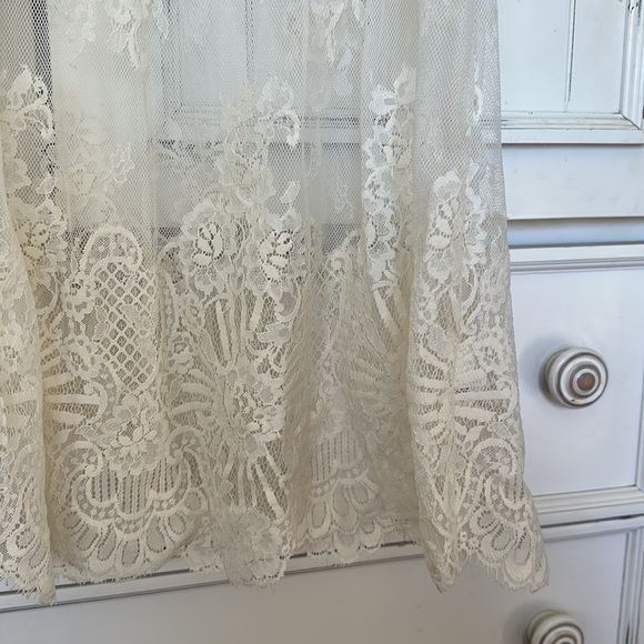 Lace Dress with removable slip. 🤍 - Picture 4 of 6